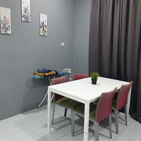 Anis Homestay Gua Musang Eksteriør billede